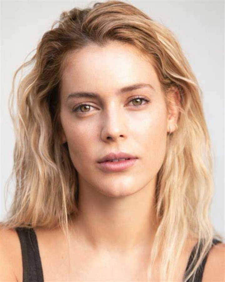 Alejandra Onieva's biography who is Sebastian Stan's girlfriend
