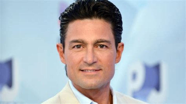Así se ve Fernando Colunga en su regreso a la televisión a los 56 años