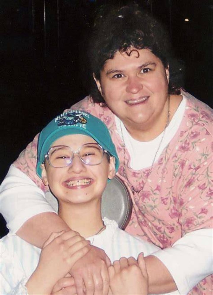 Gypsy Rose Blanchard spotted cozying up to exfianc&eacute; Ken Urker post