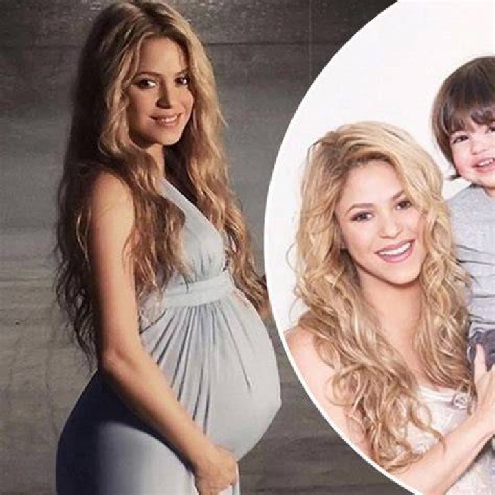 Pregnant Shakira ass.. Shakira and Gerard Piqué Photo (33849792